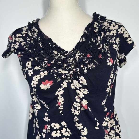 ❤️3/$30 Motherhood Maternity Floral Top - Picture 2 of 8